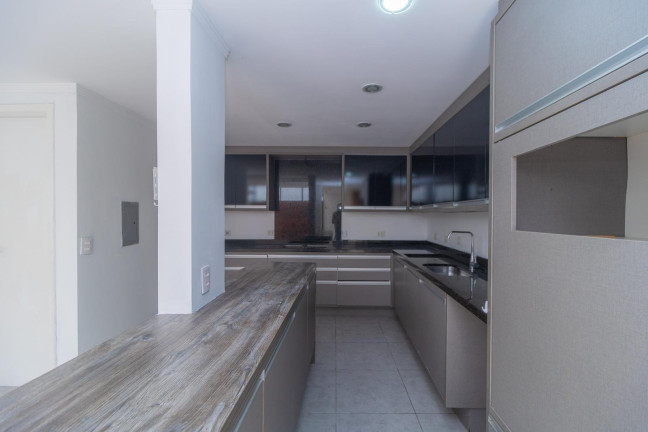 Imagem Sobrado com 2 Quartos para Alugar, 88 m² em Alto Boqueirão - Curitiba