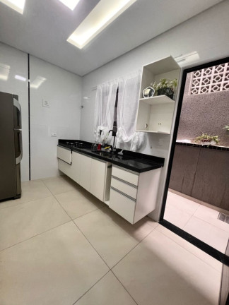Imagem Casa com 2 Quartos à Venda, 54 m² em Caiçara - Praia Grande Imagem Casa com 2 Quartos à Venda, 54 m² em Caiçara - Praia Grande