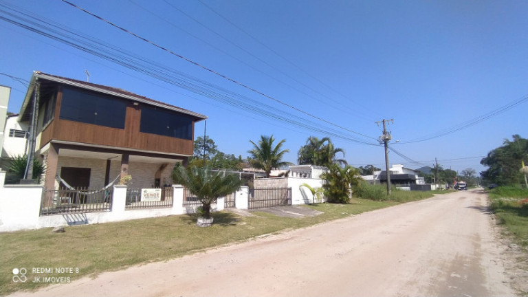 Imagem Sobrado com 4 Quartos para Temporada, 350 m² em Balneário Mariluz - Itapoá Imagem Sobrado com 4 Quartos para Temporada, 350 m² em Balneário Mariluz - Itapoá