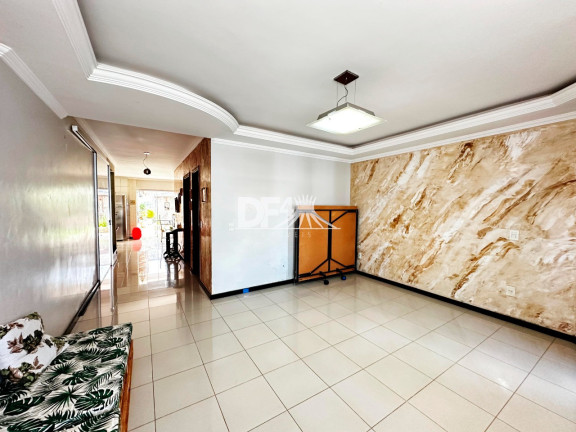 Imagem Casa com 3 Quartos à Venda, 403 m² em Guará Ii - Brasília