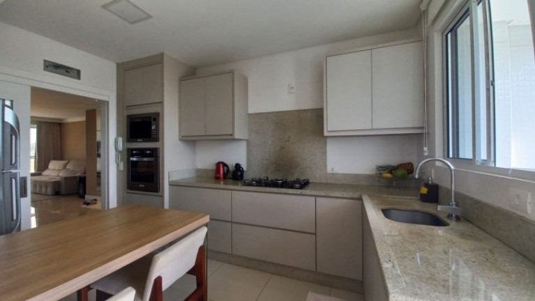 Imagem Apartamento com 3 Quartos à Venda, 140 m² em Centro - Balneário Camboriú Imagem Apartamento com 3 Quartos à Venda, 140 m² em Centro - Balneário Camboriú
