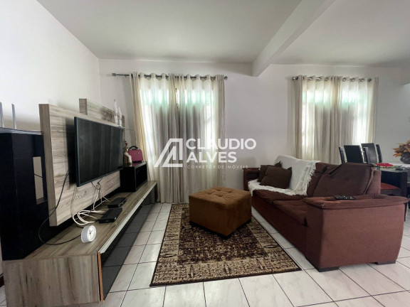 Imagem Casa com 5 Quartos à Venda, 200 m² em Cidade Nova - Feira De Santana Imagem Casa com 5 Quartos à Venda, 200 m² em Cidade Nova - Feira De Santana