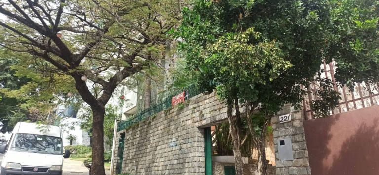 Casa com 4 Quartos à Venda, 250 m² em Gutierrez - Belo Horizonte