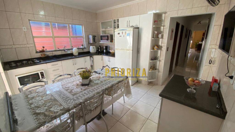 Imagem Casa com 3 Quartos à Venda, 210 m² em Vila Barcelona - Sorocaba Imagem Casa com 3 Quartos à Venda, 210 m² em Vila Barcelona - Sorocaba