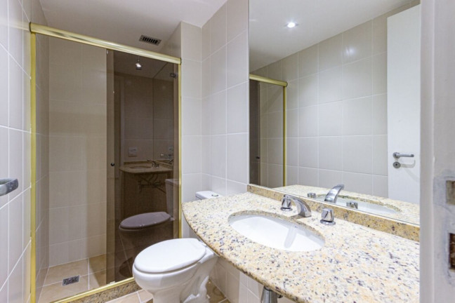 Imagem Imóvel com 2 Quartos à Venda, 99 m² em Copacabana - Rio De Janeiro Imagem Imóvel com 2 Quartos à Venda, 99 m² em Copacabana - Rio De Janeiro