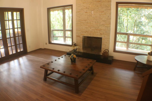 Imagem Casa com 3 Quartos à Venda, 270 m² em Quebra Frascos - Teresópolis Imagem Casa com 3 Quartos à Venda, 270 m² em Quebra Frascos - Teresópolis