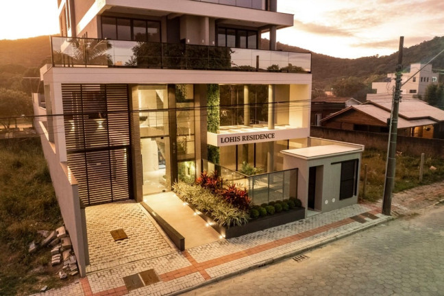 Imagem Imóvel com 2 Quartos à Venda, em Bombinhas - Bombinhas Imagem Imóvel com 2 Quartos à Venda, em Bombinhas - Bombinhas