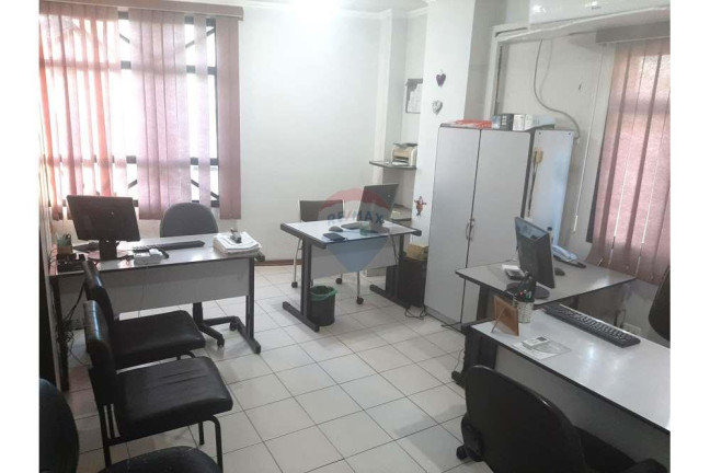 Sala Comercial à Venda, 41 m² em Embaré - Santos