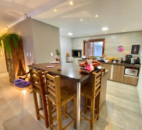 Imagem Casa com 4 Quartos à Venda, 200 m² em Centro - Xangri-lá Imagem Casa com 4 Quartos à Venda, 200 m² em Centro - Xangri-lá