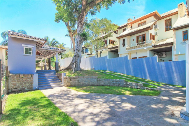 Imagem Casa com 3 Quartos à Venda, em Ipanema - Porto Alegre Imagem Casa com 3 Quartos à Venda, em Ipanema - Porto Alegre