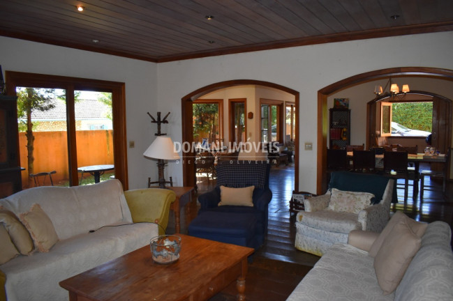 Imagem Casa com 5 Quartos à Venda, 405 m² em Região Da Abernéssia - Campos Do Jordão Imagem Casa com 5 Quartos à Venda, 405 m² em Região Da Abernéssia - Campos Do Jordão