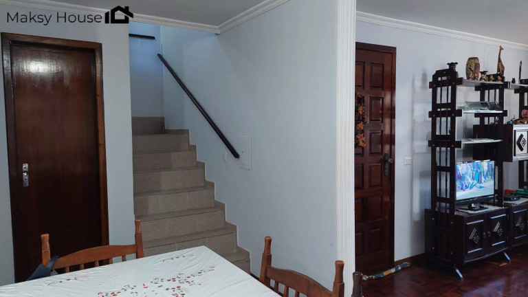 Imagem Casa com 4 Quartos à Venda, em Boqueirão - Curitiba Imagem Casa com 4 Quartos à Venda, em Boqueirão - Curitiba