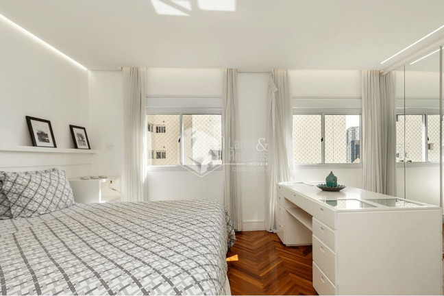 Imagem Apartamento com 2 Quartos à Venda, 126 m² em Moema - São Paulo Imagem Apartamento com 2 Quartos à Venda, 126 m² em Moema - São Paulo