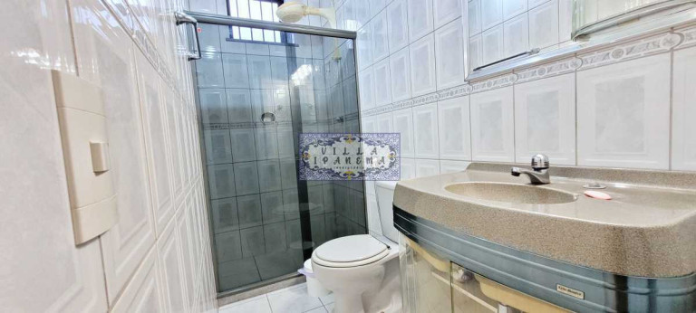 Imagem Imóvel com 2 Quartos à Venda, 102 m² em Copacabana - Rio De Janeiro Imagem Imóvel com 2 Quartos à Venda, 102 m² em Copacabana - Rio De Janeiro