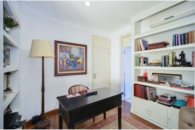 Imagem Casa com 4 Quartos à Venda, em Butantã - São Paulo Imagem Casa com 4 Quartos à Venda, em Butantã - São Paulo