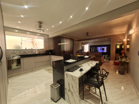 Imagem Casa com 3 Quartos à Venda, 200 m² em Gonzaga - Santos Imagem Casa com 3 Quartos à Venda, 200 m² em Gonzaga - Santos