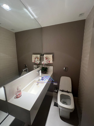 Imagem Imóvel com 3 Quartos à Venda, 140 m² em Icaraí - Niterói Imagem Imóvel com 3 Quartos à Venda, 140 m² em Icaraí - Niterói