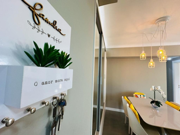 Imagem Imóvel com 2 Quartos à Venda, 67 m² em Jardim Carvalho - Porto Alegre Imagem Imóvel com 2 Quartos à Venda, 67 m² em Jardim Carvalho - Porto Alegre