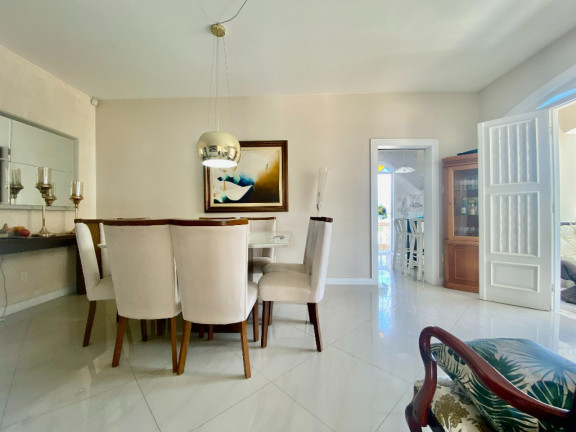 Imagem Casa com 4 Quartos à Venda, 236 m² em Capoeiras - Florianópolis