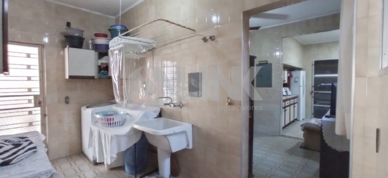 Imagem Casa com 3 Quartos à Venda, 374 m² em Jardim Lindóia - Porto Alegre