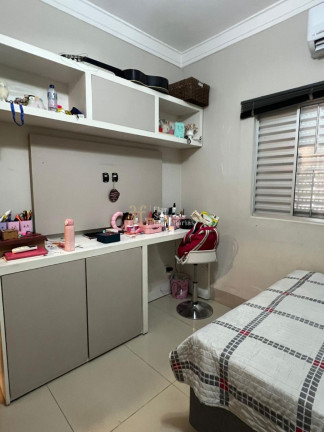 Imagem Casa com 4 Quartos à Venda, 185 m² em Jardim Petrópolis - Cuiabá Imagem Casa com 4 Quartos à Venda, 185 m² em Jardim Petrópolis - Cuiabá