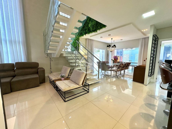 Imagem Casa com 3 Quartos à Venda, em América - Joinville Imagem Casa com 3 Quartos à Venda, em América - Joinville