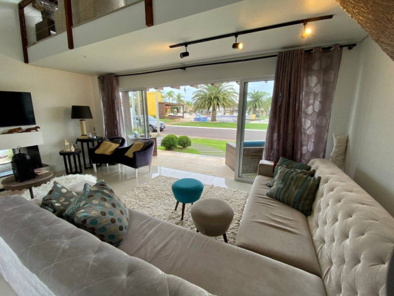 Imagem Casa com 3 Quartos à Venda, em Rainha Do Mar - Xangri-lá Imagem Casa com 3 Quartos à Venda, em Rainha Do Mar - Xangri-lá