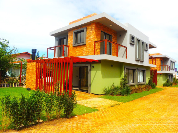 Imagem Casa com 3 Quartos à Venda, 106 m² em Ambrósio - Garopaba Imagem Casa com 3 Quartos à Venda, 106 m² em Ambrósio - Garopaba