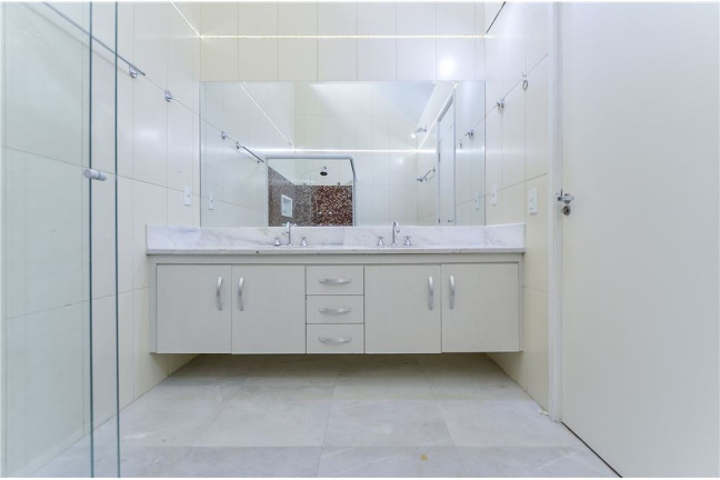 Imagem Casa com 4 Quartos à Venda, em Planalto Paulista - São Paulo Imagem Casa com 4 Quartos à Venda, em Planalto Paulista - São Paulo