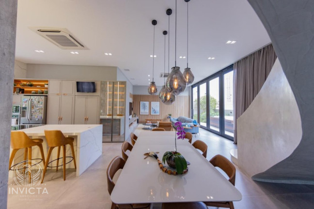 Imagem Casa com 4 Quartos à Venda, 380 m² em Estados - Balneário Camboriú Imagem Casa com 4 Quartos à Venda, 380 m² em Estados - Balneário Camboriú