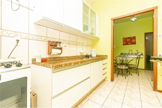 Imagem Casa com 3 Quartos à Venda, em Azenha - Porto Alegre Imagem Casa com 3 Quartos à Venda, em Azenha - Porto Alegre