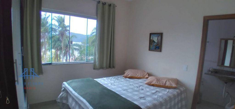 Imagem Casa com 4 Quartos à Venda, 280 m² em Trindade - Florianópolis Imagem Casa com 4 Quartos à Venda, 280 m² em Trindade - Florianópolis