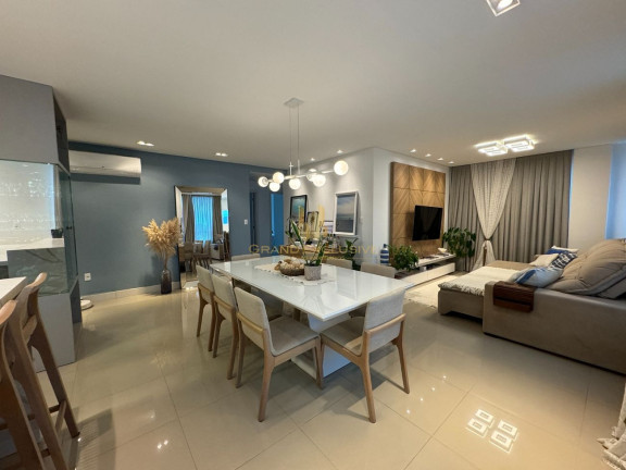 Imagem Apartamento com 3 Quartos à Venda, 130 m² em Centro - Balneário Camboriú Imagem Apartamento com 3 Quartos à Venda, 130 m² em Centro - Balneário Camboriú