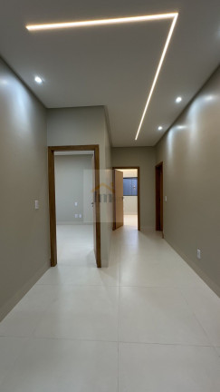 Imagem Casa com 4 Quartos à Venda, 218 m² em Jardim Presidente - Goiânia