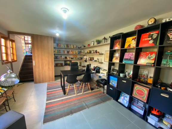 Imagem Casa com 3 Quartos à Venda,  em Cristal - Porto Alegre
