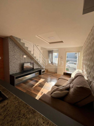 Sobrado com 3 Quartos à Venda, 66 m² em Rio Pequeno - Camboriú