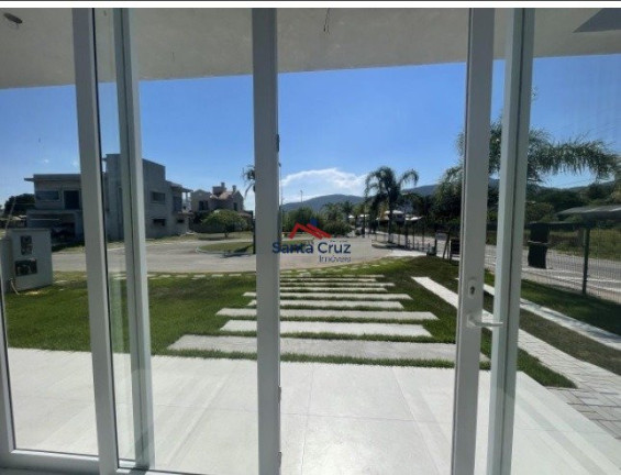 Imagem Casa com 3 Quartos à Venda, 375 m² em São João Do Rio Vermelho - Florianópolis Imagem Casa com 3 Quartos à Venda, 375 m² em São João Do Rio Vermelho - Florianópolis