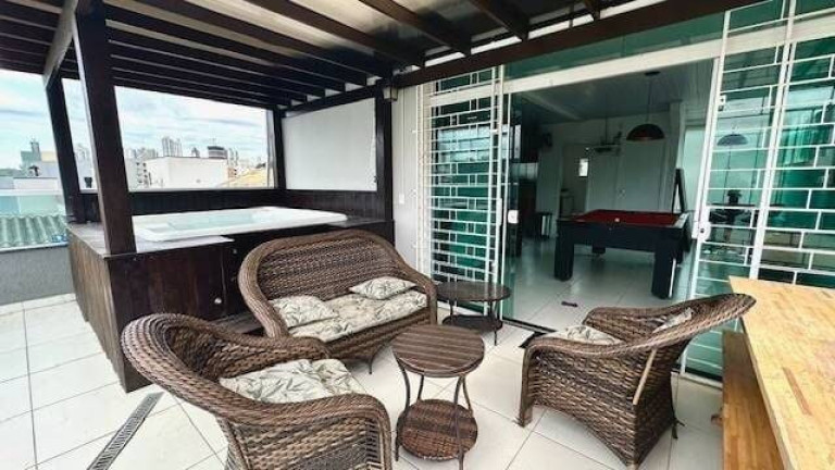 Imagem Casa com 3 Quartos à Venda, 400 m² em Nações - Balneário Camboriú