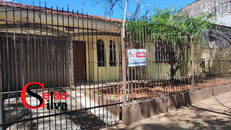 Casa com 3 Quartos à Venda, 340 m² em Zona 07 - Maringá