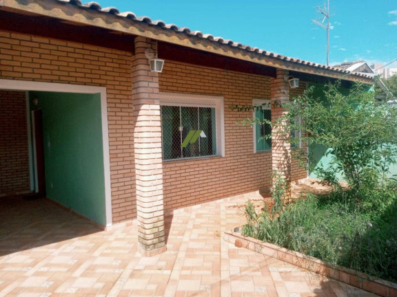 Imagem Casa com 3 Quartos à Venda, 320 m²