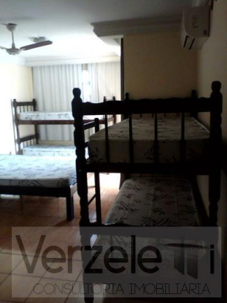 Imagem Casa com 4 Quartos para Temporada, 250 m² em Nações - Balneário Camboriú Imagem Casa com 4 Quartos para Temporada, 250 m² em Nações - Balneário Camboriú
