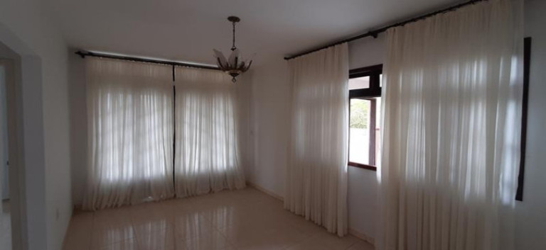Imagem Sobrado com 4 Quartos à Venda, 269 m² em Santa Catarina - Joinville Imagem Sobrado com 4 Quartos à Venda, 269 m² em Santa Catarina - Joinville