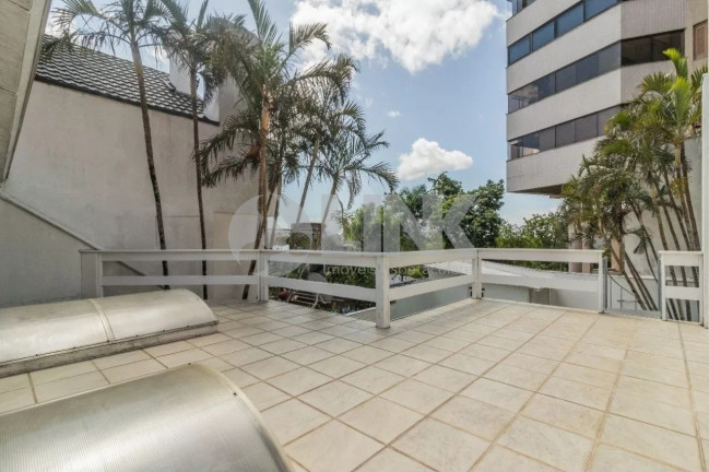 Imagem Casa com 4 Quartos à Venda, 250 m² em Menino Deus - Porto Alegre