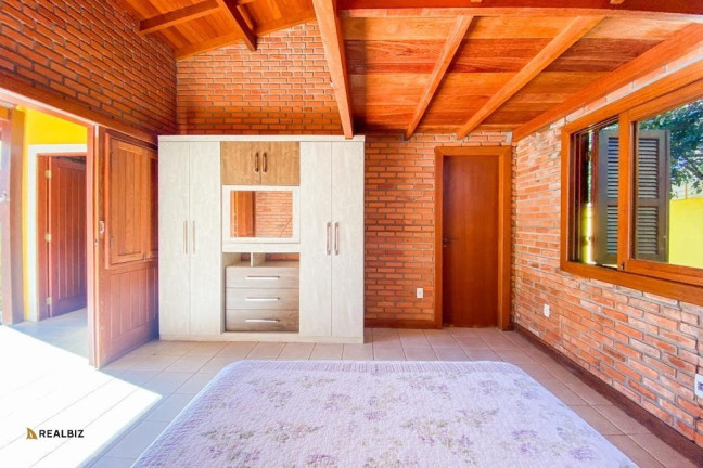 Imagem Casa com 6 Quartos à Venda, 432 m² em Fazenda Da Armação - Governador Celso Ramos Imagem Casa com 6 Quartos à Venda, 432 m² em Fazenda Da Armação - Governador Celso Ramos
