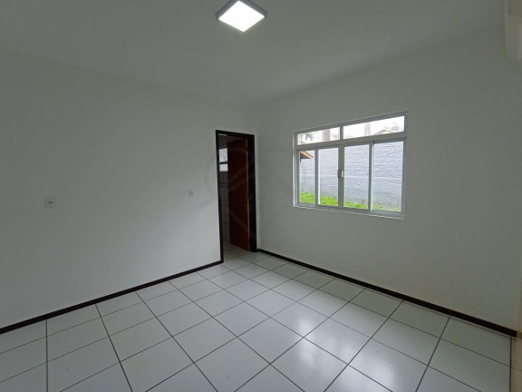 Imagem Casa com 3 Quartos à Venda, 375 m² Imagem Casa com 3 Quartos à Venda, 375 m²