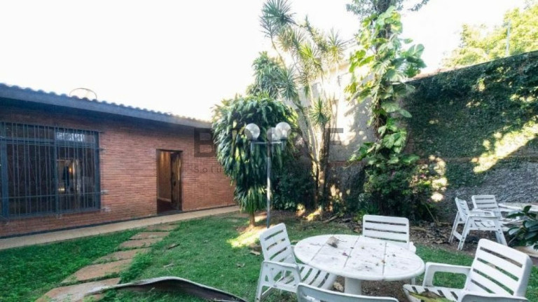 Imagem Casa com 3 Quartos à Venda, 256 m² em Moema - São Paulo Imagem Casa com 3 Quartos à Venda, 256 m² em Moema - São Paulo
