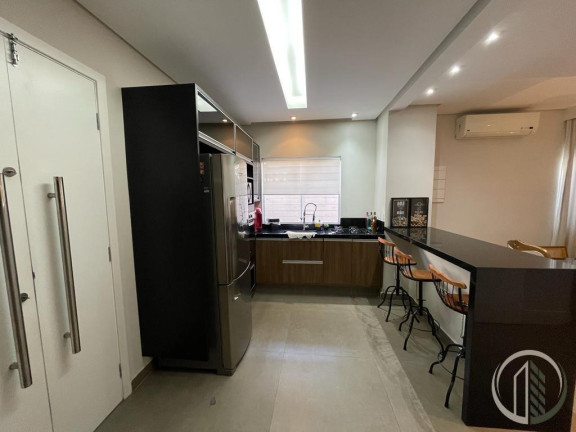 Imagem Casa com 3 Quartos à Venda, 252 m² em Marapé - Santos