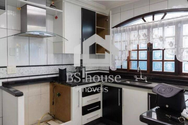 Imagem Casa com 3 Quartos à Venda, 200 m² em Parque Jaçatuba - Santo André