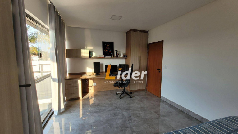 Imagem Casa com 4 Quartos à Venda, 300 m² em Nova Gramado - Juiz De Fora