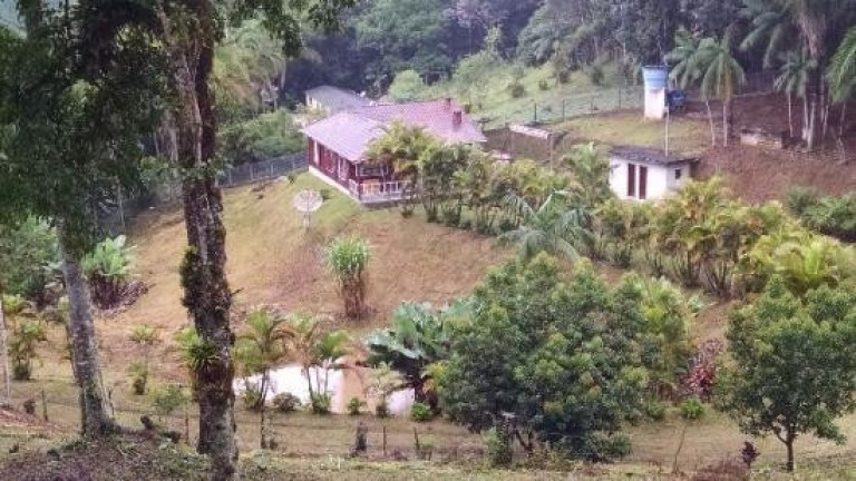 Imagem Chácara com 2 Quartos à Venda, 8.000 m² em Zona Rural - Juquitiba Imagem Chácara com 2 Quartos à Venda, 8.000 m² em Zona Rural - Juquitiba
